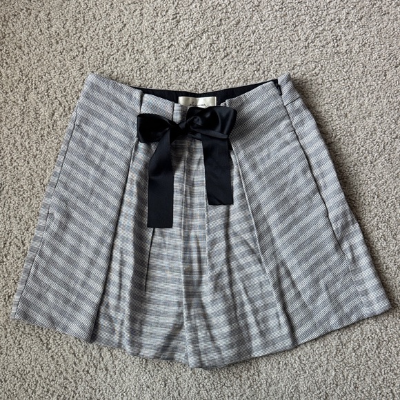 elevenses Dresses & Skirts - Elevenses by Anthropologie Pleated High-Waist Bow Tie Shorts Women’s Size 0